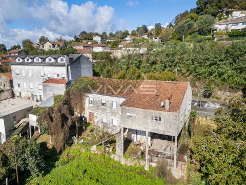 Moradia para recuperar em Caldelas, Amares