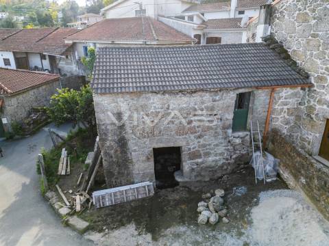 Moradia para Restaurar T0 Venda em Gondoriz,Terras de Bouro
