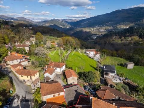 Moradia para Restaurar T0 Venda em Gondoriz,Terras de Bouro