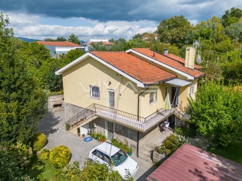 Moradia T4+2 Venda em Crespos e Pousada,Braga