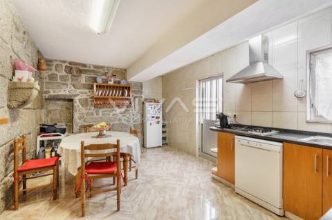 Moradia T4+2 Venda em Crespos e Pousada,Braga