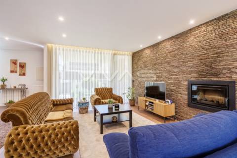 Moradia em Banda T3 Venda em Vila de Prado,Vila Verde