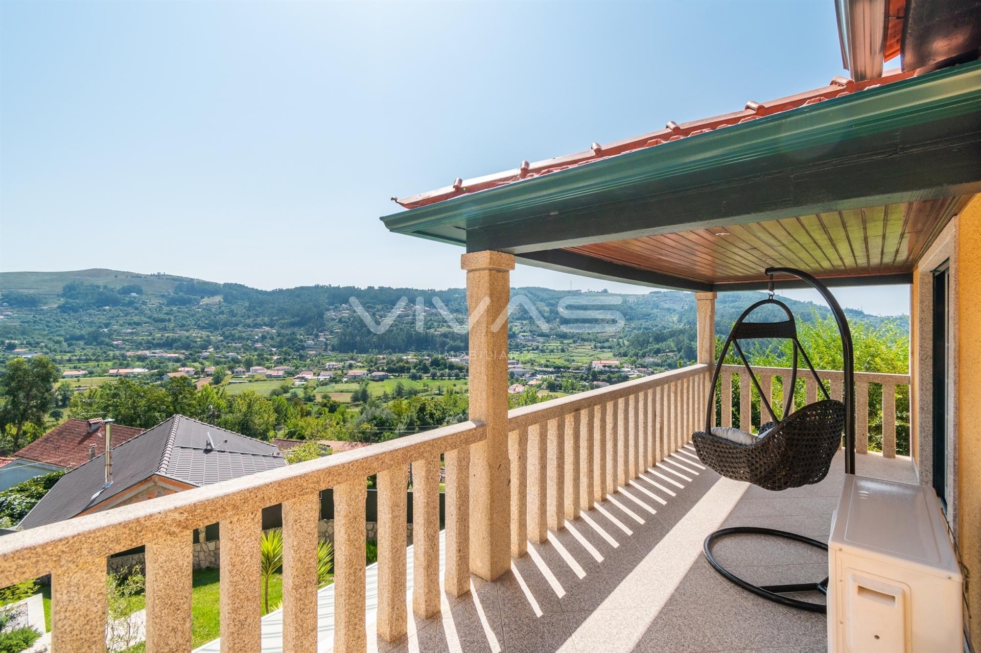 Moradia Individual T3 com Piscina em Duas Igrejas, Vila Verde