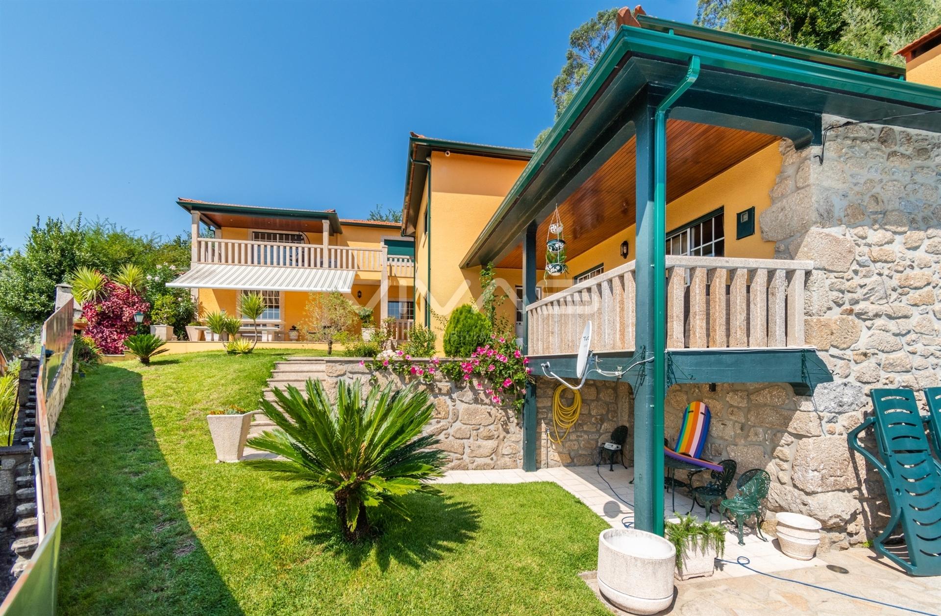 Moradia Individual T3 com Piscina em Duas Igrejas, Vila Verde