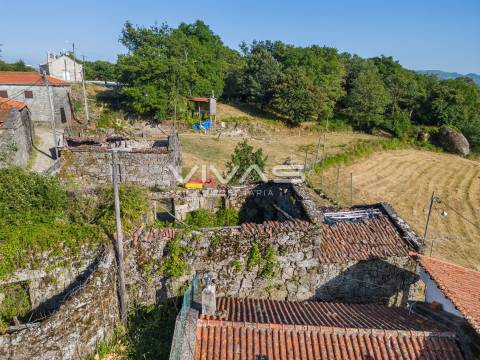 Moradia para Restaurar T0 Venda em Cibões e Brufe,Terras de Bouro