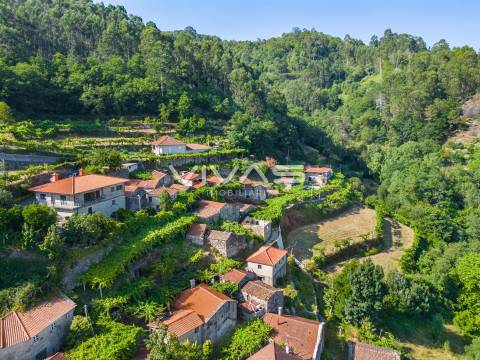 Moradia para Restaurar T0 Venda em Cibões e Brufe,Terras de Bouro