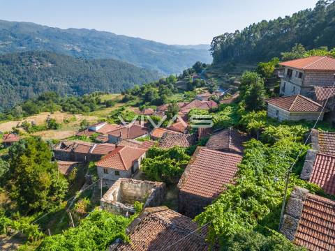 Moradia para Restaurar T0 Venda em Cibões e Brufe,Terras de Bouro