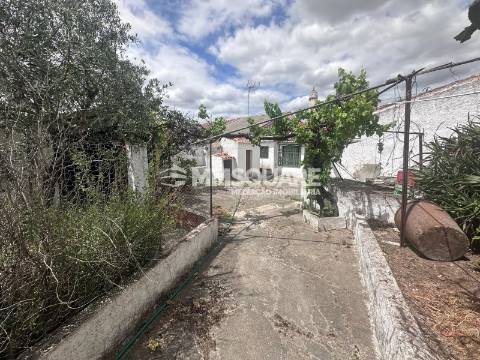 Moradia T3 com Quintal e Garagem em Estação de Ourique – Castro Verde