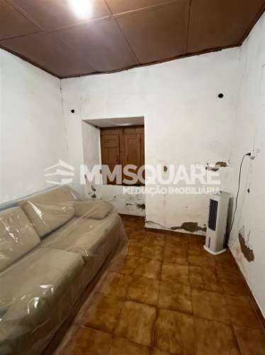 Moradia T3 inserida na zona histórica de Ourique