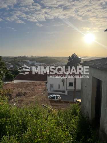 Moradia T3 inserida na zona histórica de Ourique
