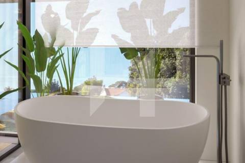 Penthouse T4 Duplex com Rooftop e Piscina Privada no Estoril