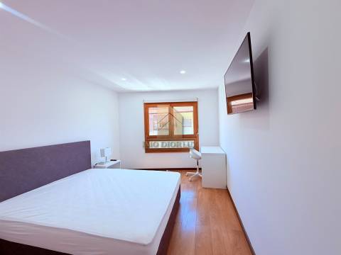 Apartamento T2 Arrendamento em Odivelas,Odivelas