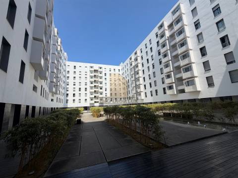 Apartamento T3 Arrendamento em Parque das Nações,Lisboa
