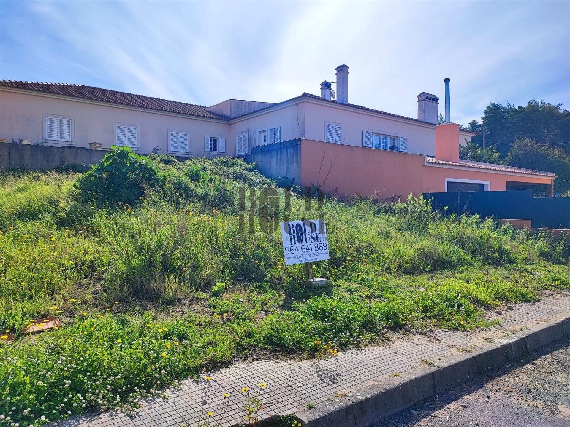 Terreno Para Construção  Venda em Santarém (Marvila), Santa Iria da Ribeira de Santarém, Santarém (São Salvador) e Santar&#x
<!DOCTYPE html>
<html lang=