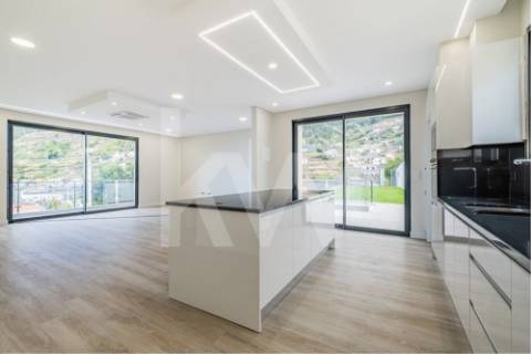Moradia T3 - Remodelada | Térrea | Vista mar | Quinta Grande | Câmara de Lobos | Ilha da Madeira