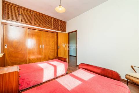 Moradia T4 | Estilo Tradicional Madeirense | Isolada | Achada | São Pedro | Funchal |
