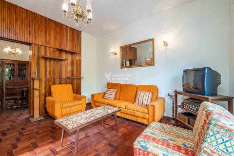Moradia T4 | Estilo Tradicional Madeirense | Isolada | Achada | São Pedro | Funchal |