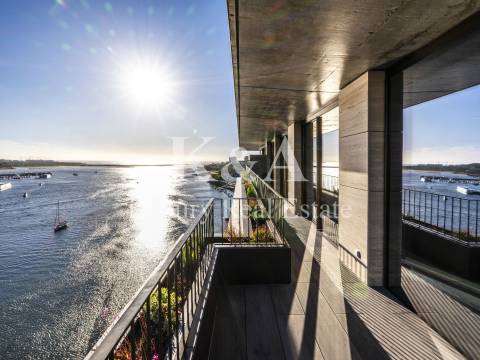 Apartamento com magníficas vistas sobre o Rio Douro