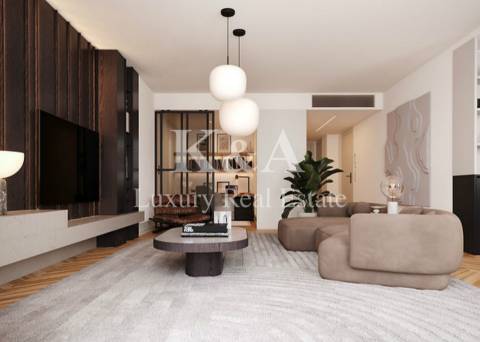 Apartamento T3 Duplex com jardim na Baixa do Porto.