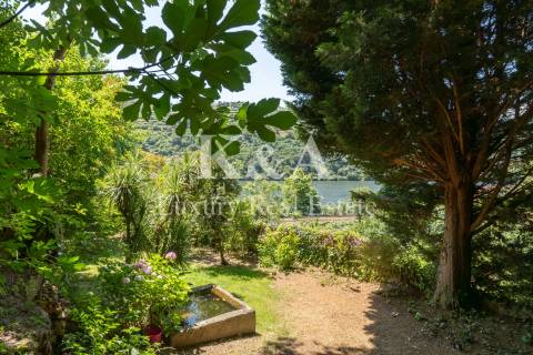 Quinta  com vistas e ancoradouro privado no  Rio Douro.