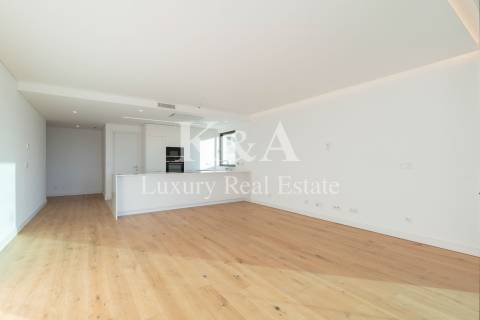 Apartamento T2 com vistas de rio e mar