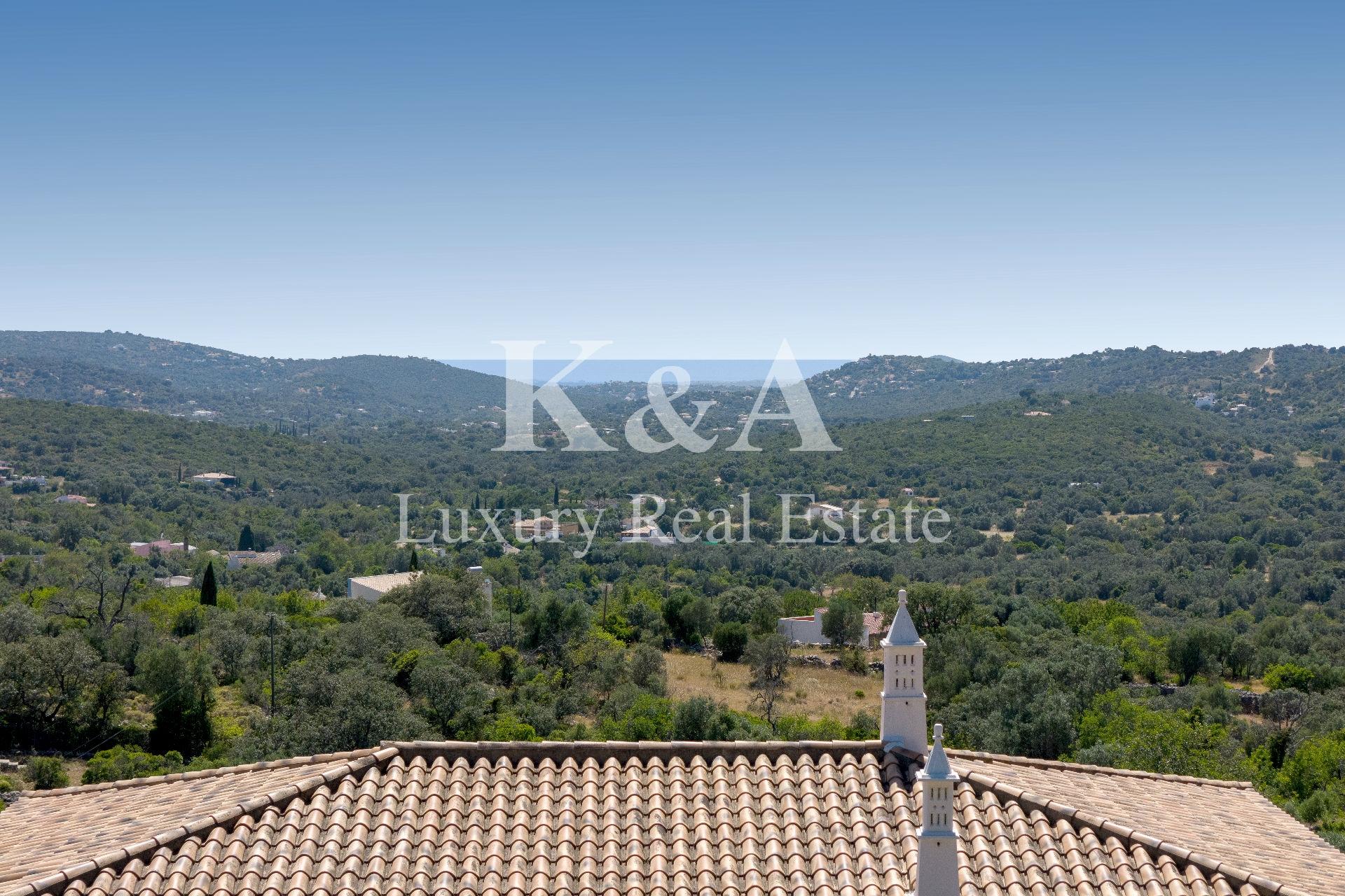 Quinta com duas casas independentes, no Algarve Central.