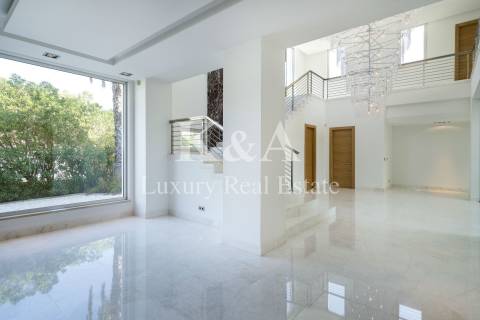 Moderna moradia V5 em resort no Alvor, Algarve.