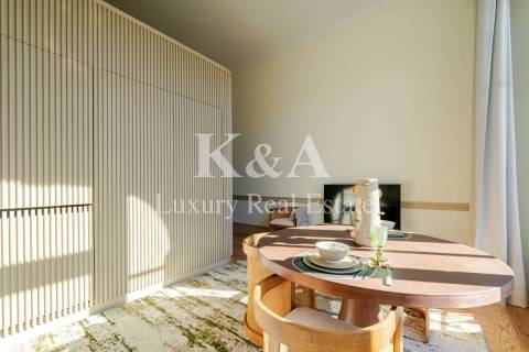Apartamento T1, no Porto, num edificio de valor historico.