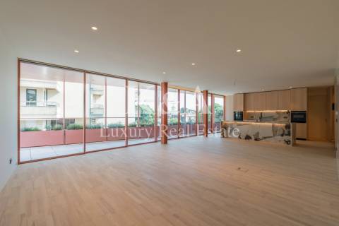 Apartamento T4+1 com terraço na Foz