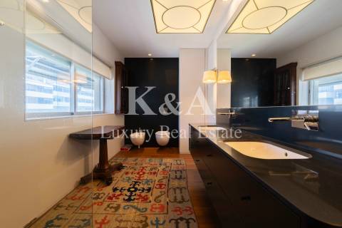 Apartamento T3 em primeira linha de mar na Foz.
