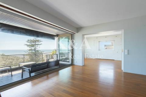 Apartamento T3 em primeira linha de mar na Foz.