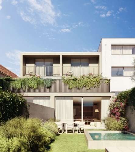 Moradia T4 com jardim e piscina em Matosinhos Sul