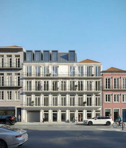 Apartamento T3 Duplex com jardim na Baixa do Porto.