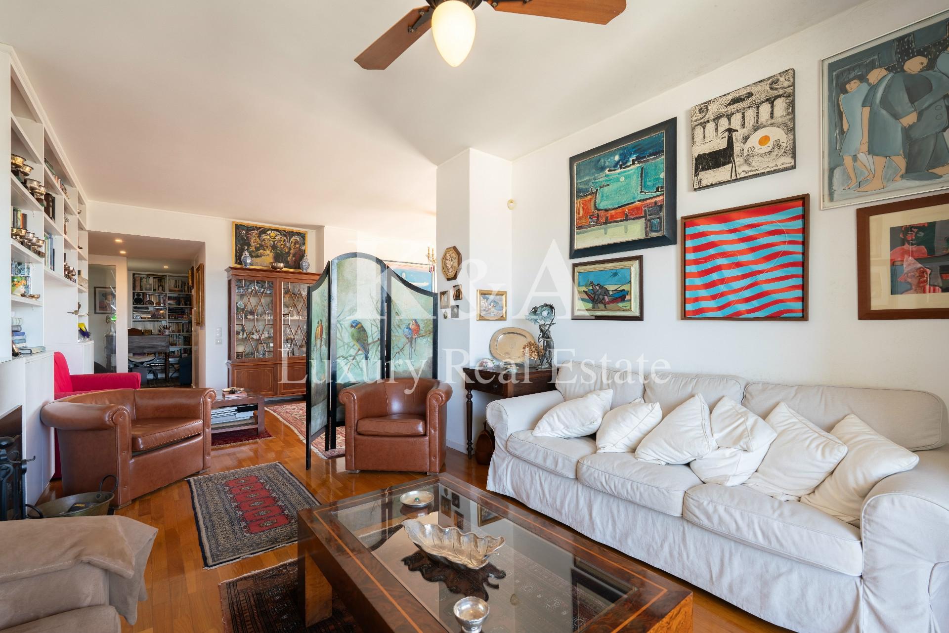 Apartamento T4+1 com vista mar, junto ao Parque da Cidade