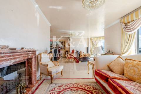 Apartamento T6 duplex com vistas panorâmicas sobre o Rio Douro e o mar