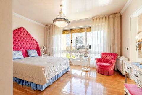 Apartamento T6 duplex com vistas panorâmicas sobre o Rio Douro e o mar