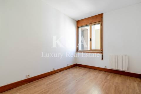 Apartamento T3+1 com vistas mar, na Foz