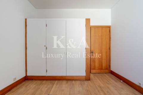 Apartamento T3+1 com vistas mar, na Foz