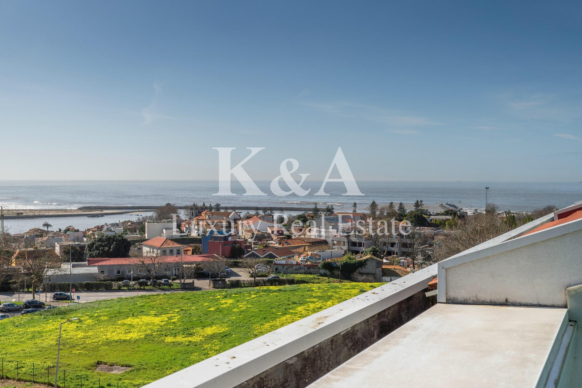 Apartamento T4 Duplex na Foz.