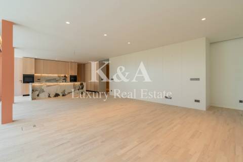 Apartamento T4+1 com terraço na Foz