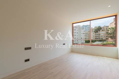 Apartamento T4+1 com terraço na Foz