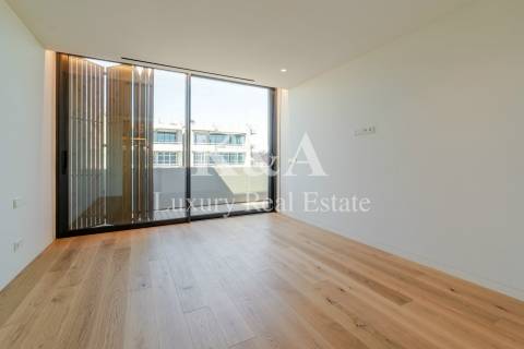 Penthouse T4+1 na Foz com piscina e Vista Mar