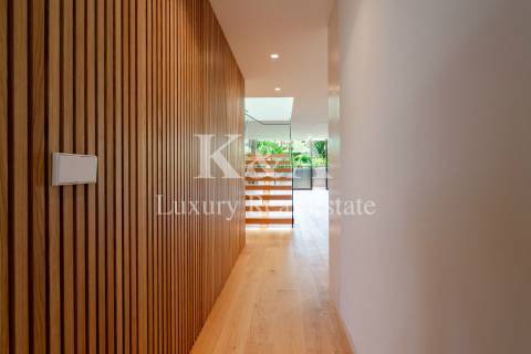 Penthouse T4+1 na Foz com piscina e Vista Mar
