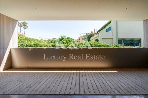 Penthouse T4+1 na Foz com piscina e Vista Mar