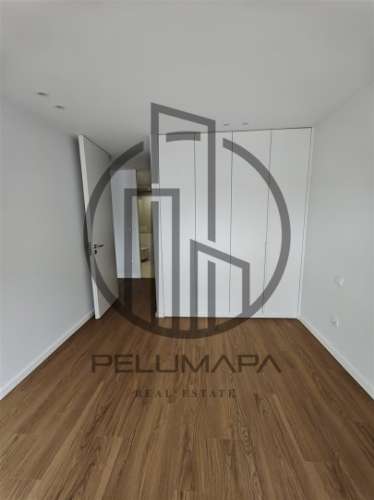 Apartamento T3 com garagem