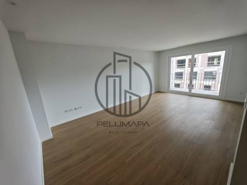 Apartamento T3 com garagem