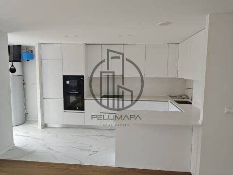 Apartamento T3 com garagem