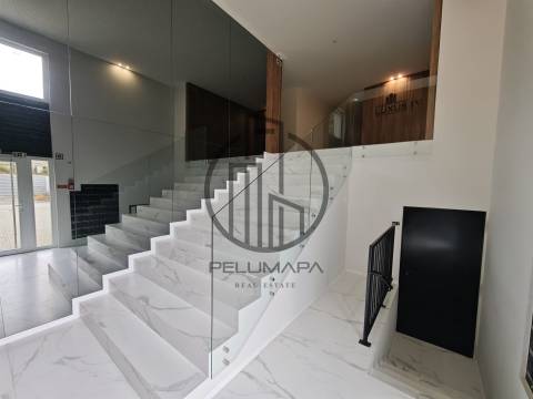 Apartamento T3 com garagem