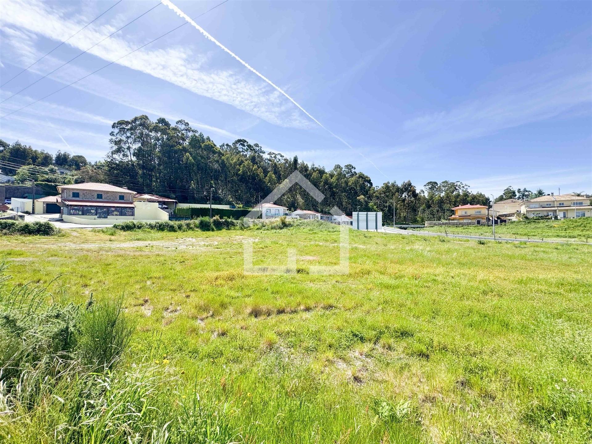 Terreno com 2.410 m² -  Escariz – Arouca