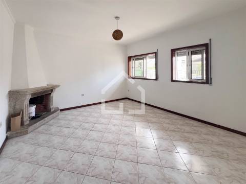 Apartamento T2 Arrendamento em Fiães,Santa Maria da Feira